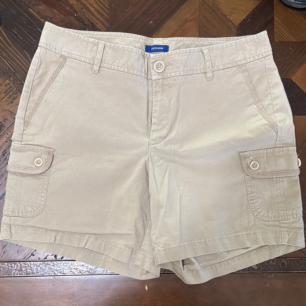 Dockers Tan Cargo Shorts Casual Style